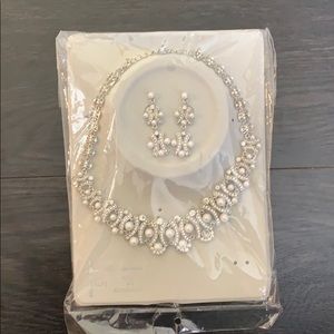 Pearl & rhinestone necklace and earrings set